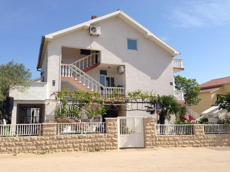 Apartmani Slavica Biograd Na Moru Exteriér fotografie